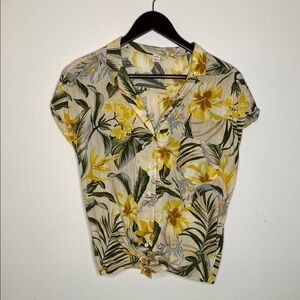 Old Navy Cream and Yellow Button Down Shirt with Notched Collar